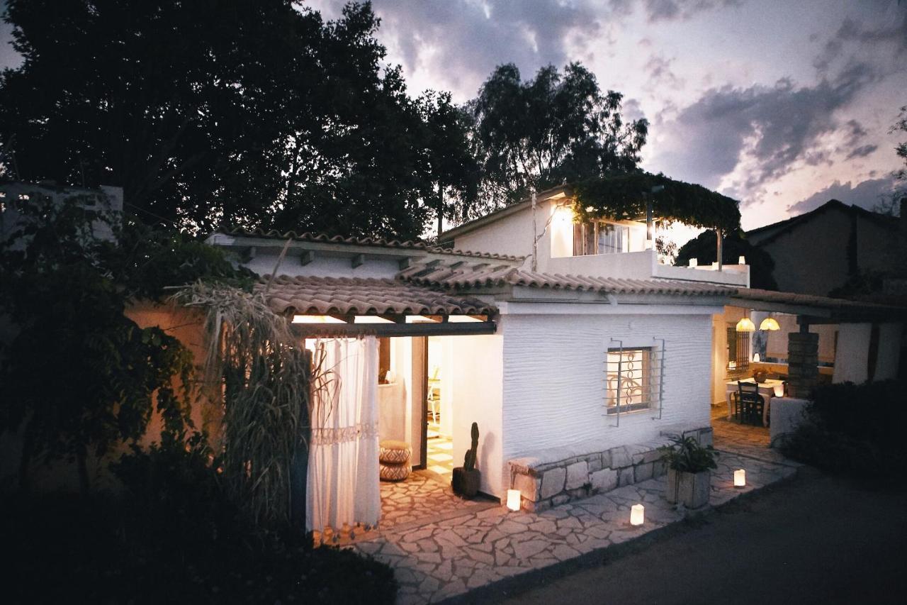 The Artist'S Farm Villa Dhiyellótika Exterior photo